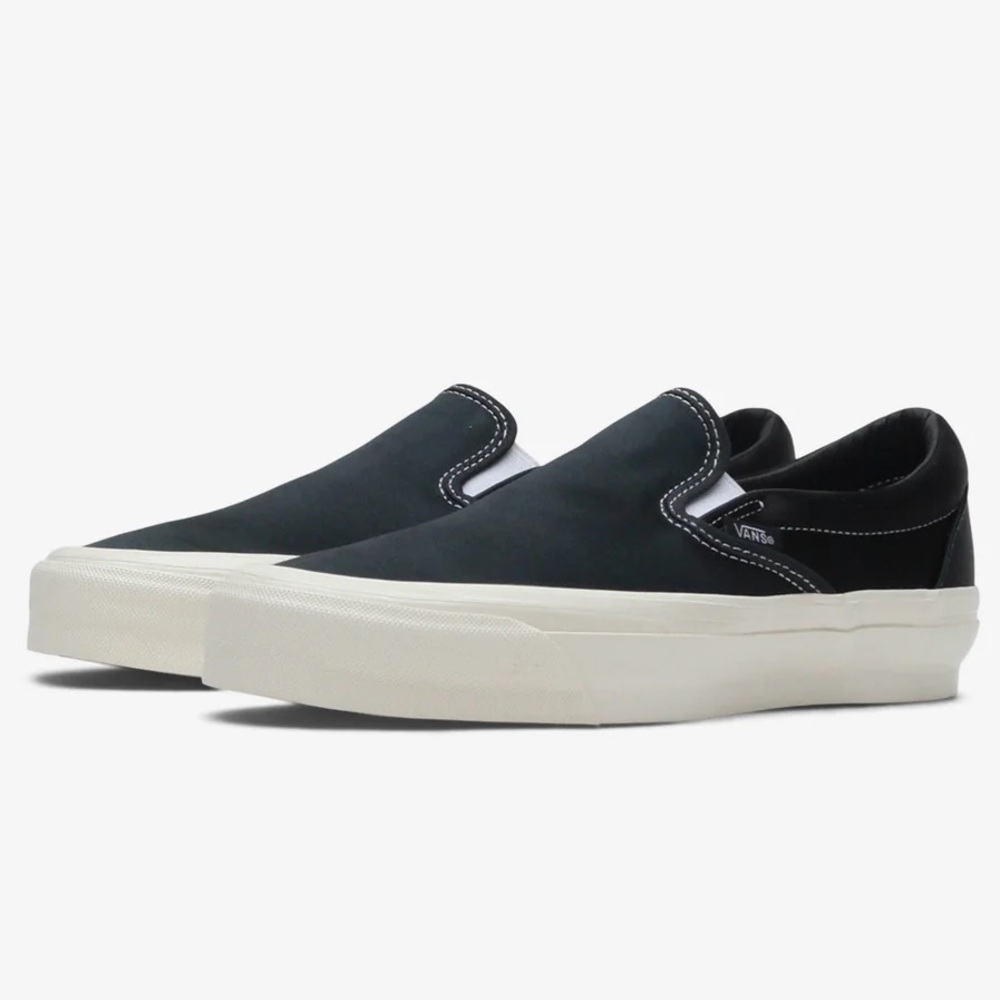 NWT Vans Slip-On Reissue 98 Sneakers in Satin Jet Set Black